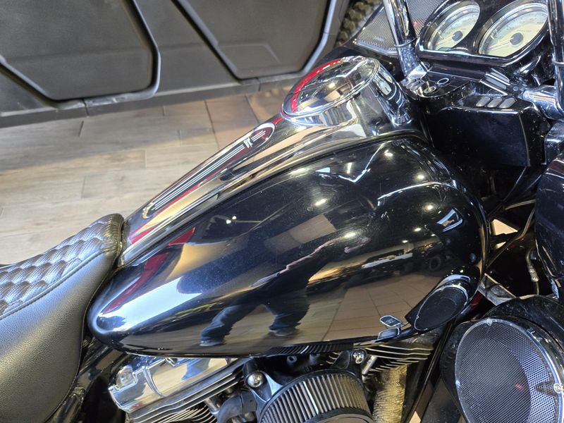 USED 2015 HARLEY ROAD GLIDE SPECIAL Image 18