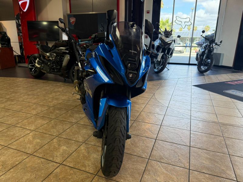 Used 2024 Suzuki GSX-8R Image 12