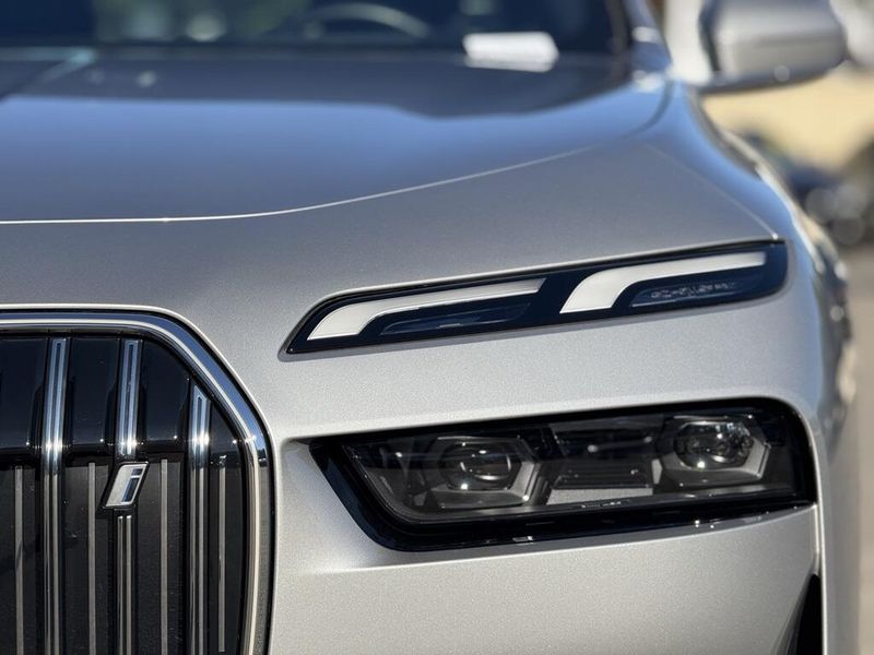 Used 2025 BMW i7 eDrive50Image 13