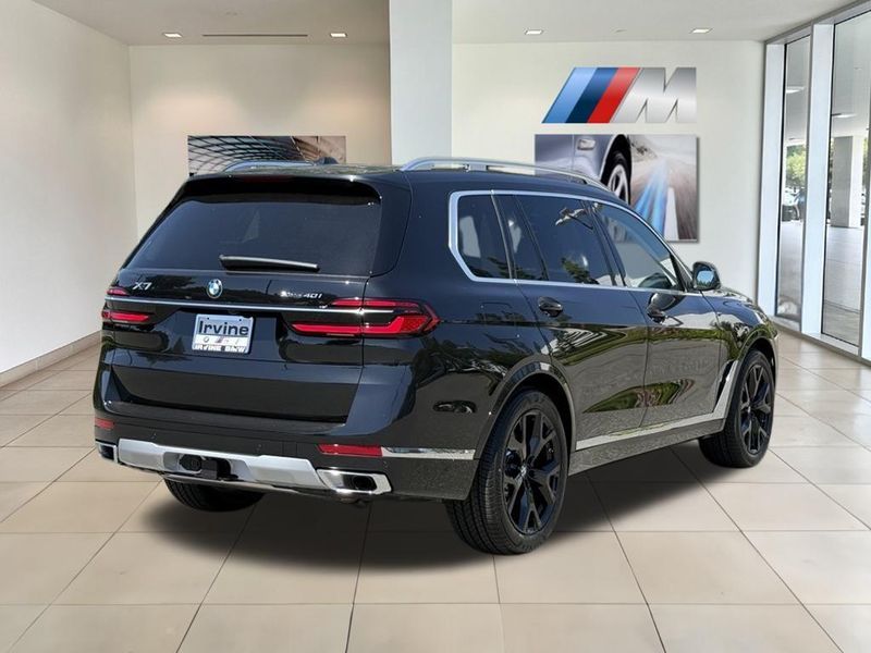 2025 BMW X7 xDrive40iImage 6