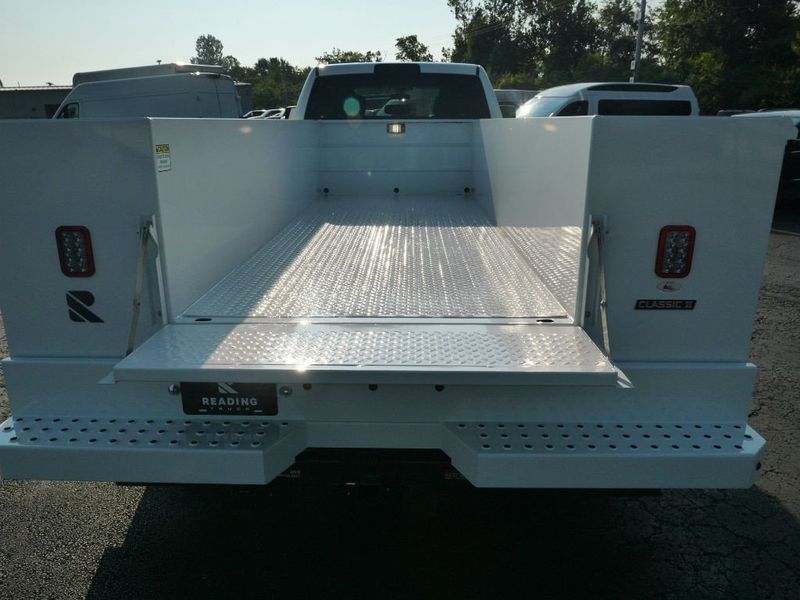 2024 RAM 5500 Tradesman Chassis Crew Cab 4x4 84