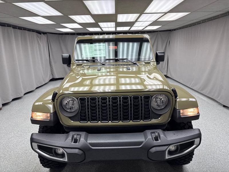 New 2025 Jeep Gladiator High Tide 4x4Image 5