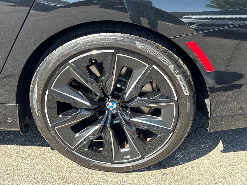 Used 2026 BMW i7 xDrive60Image 14