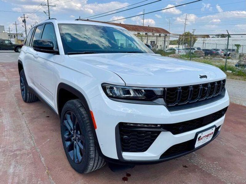 New 2026 Jeep Grand Cherokee 85th Anniversary Edition 4x4Image 3