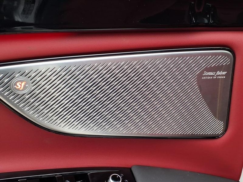 New 2026 Maserati Grecale ModenaImage 18