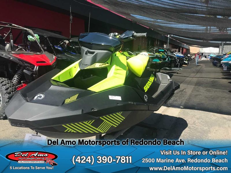 2023 Sea-Doo 65PE  in a MANTA GREEN exterior color. Del Amo Motorsports of Redondo Beach (424) 304-1660 delamomotorsports.com 