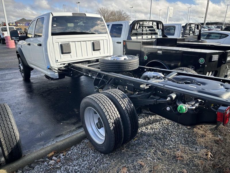 2024 RAM 5500 Tradesman Chassis Crew Cab 4x4 84