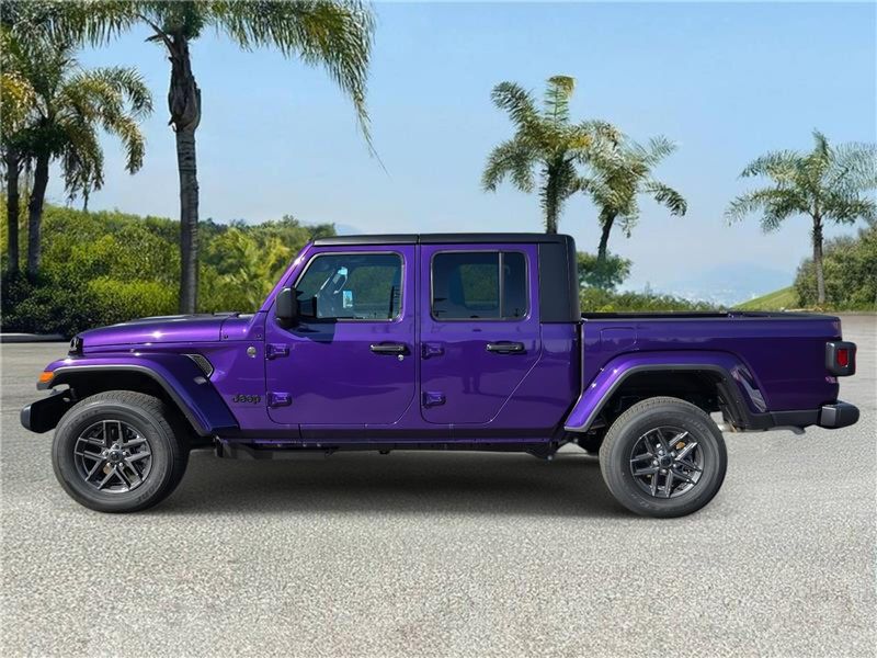 New 2026 Jeep Gladiator Sport S 4x4