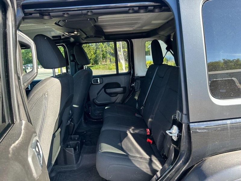 2023 Jeep Wrangler Willys photo 11