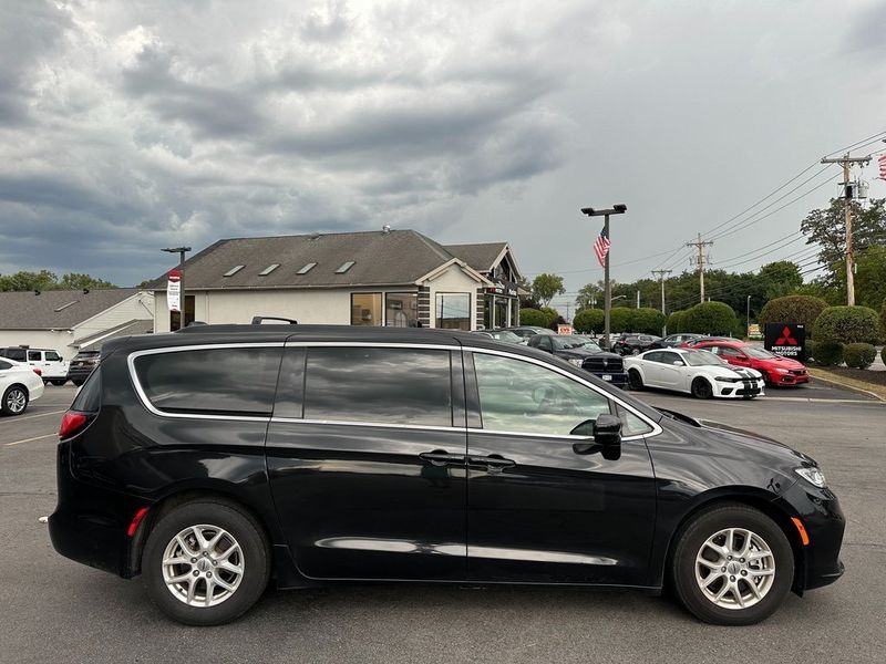 2022 Chrysler Pacifica Touring LImage 12