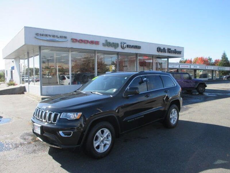 Used 2017 Jeep Grand Cherokee LaredoImage 29