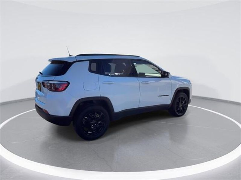 New 2026 Jeep Compass Latitude Altitude 4x4Image 8