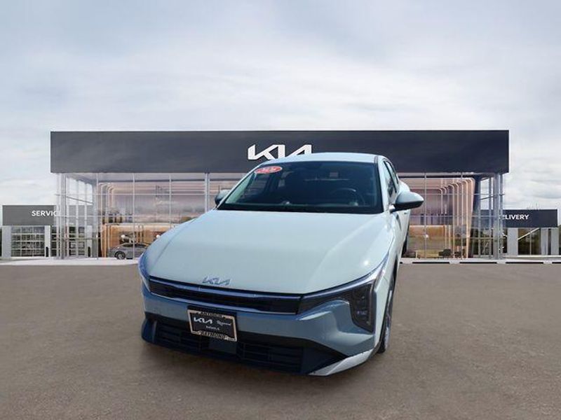 New 2026 Kia K4 LXSImage 8