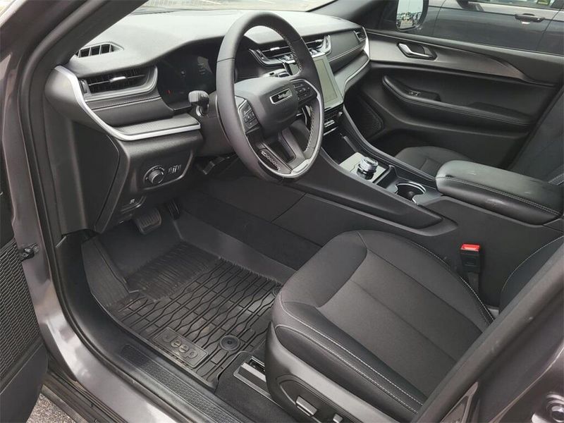 2025 Jeep Grand Cherokee LaredoImage 26