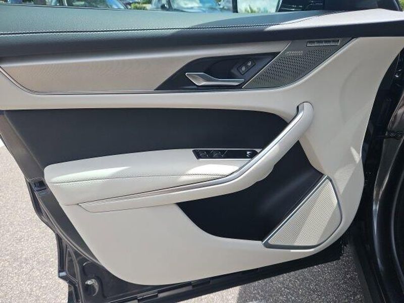 2025 Jaguar F-PACE R-Dynamic S