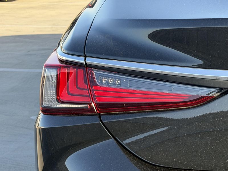 Used 2024 Lexus ES 350Image 13