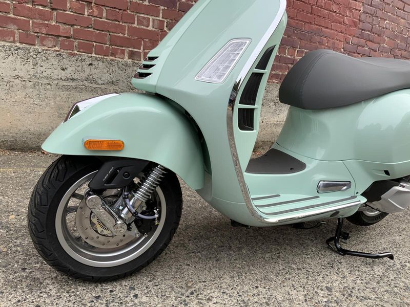 New 2025 Vespa GTS 310 VERDE AMABILE 