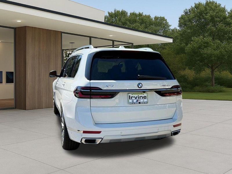 New 2026 BMW X7 xDrive40iImage 11