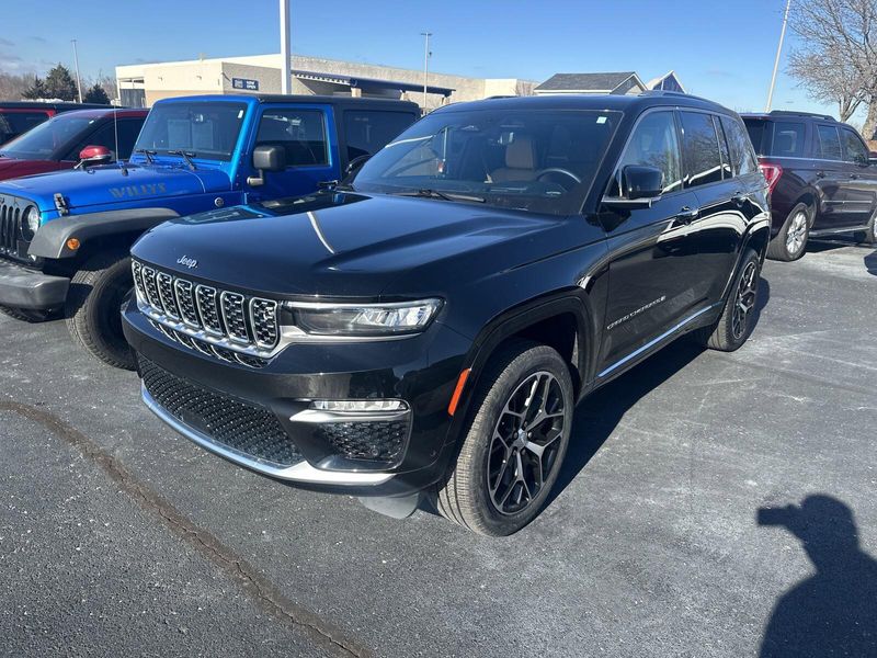 2022 Jeep Grand Cherokee Summit ReserveImage 1