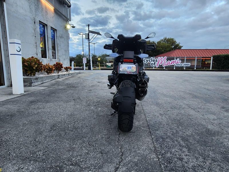 2026 BMW R 1300 GSImage 8