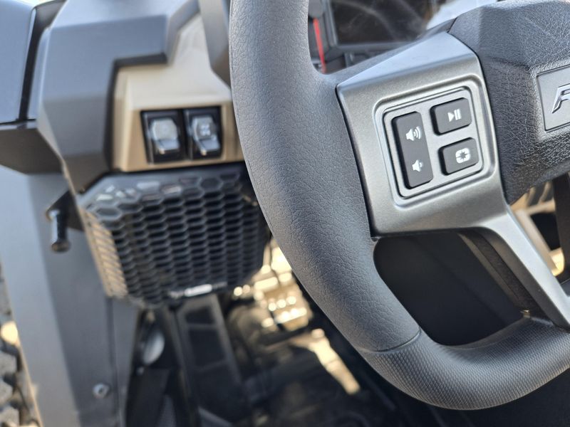 2025 Polaris RZR PRO R 4 ULTIMATE BLACK CRYSTAL AND SHADOW BRONZE Image 27