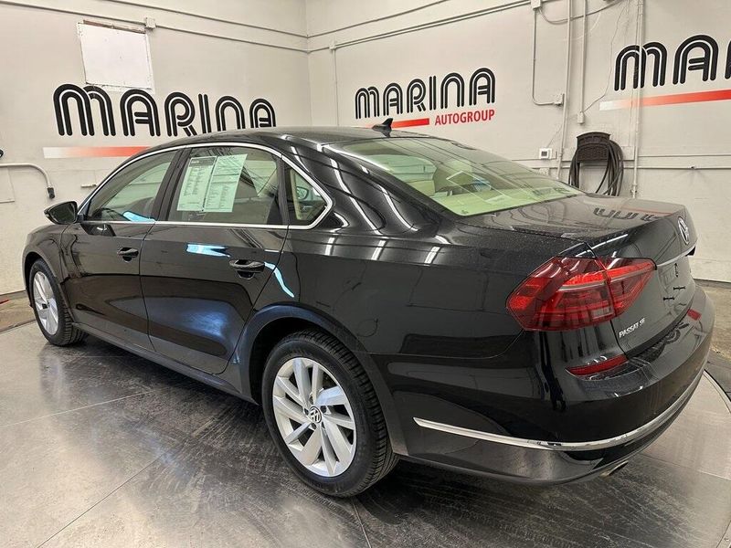 2018 Volkswagen Passat 2.0T SEImage 13