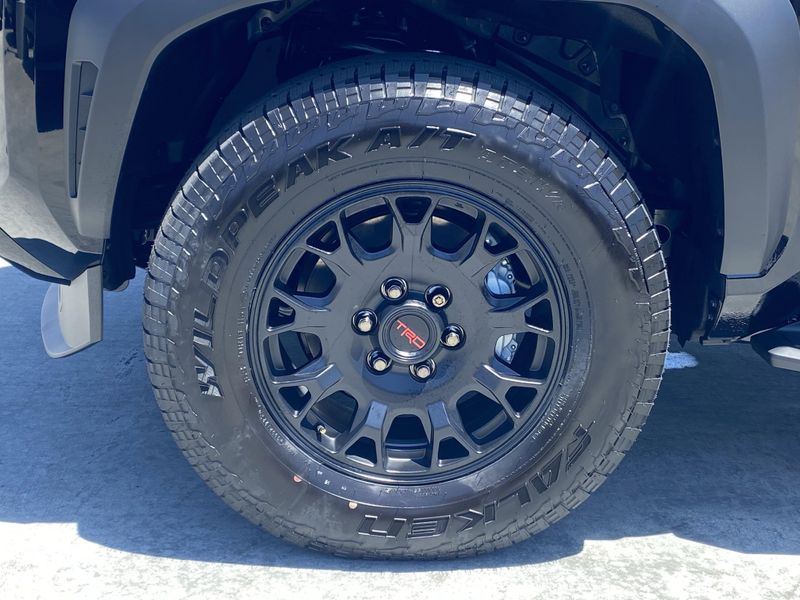 New 2025 Toyota 4Runner TRD Off Road PremiumImage 8