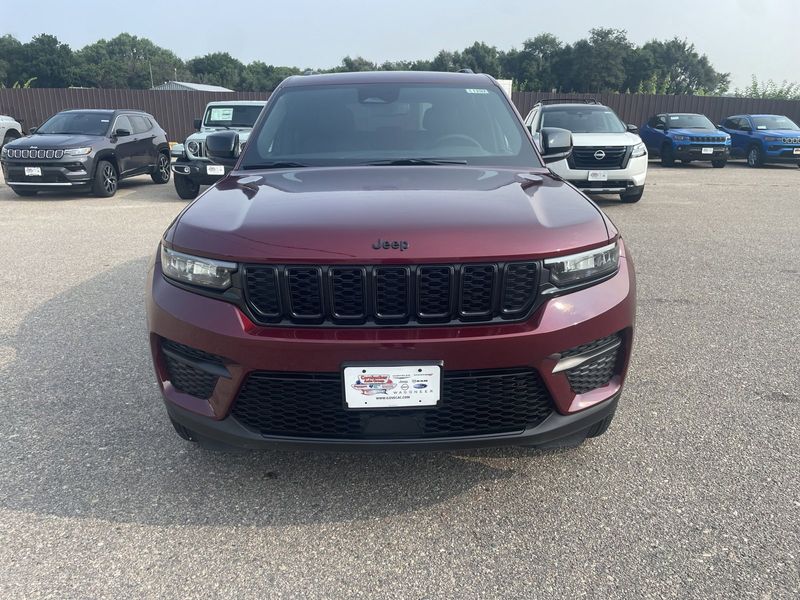 2024 Jeep Grand Cherokee Altitude X 4x4Image 3