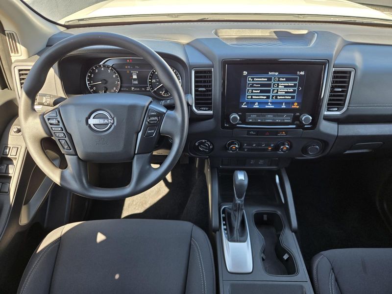 Used 2024 Nissan Frontier Crew Cab 4x4 SV
