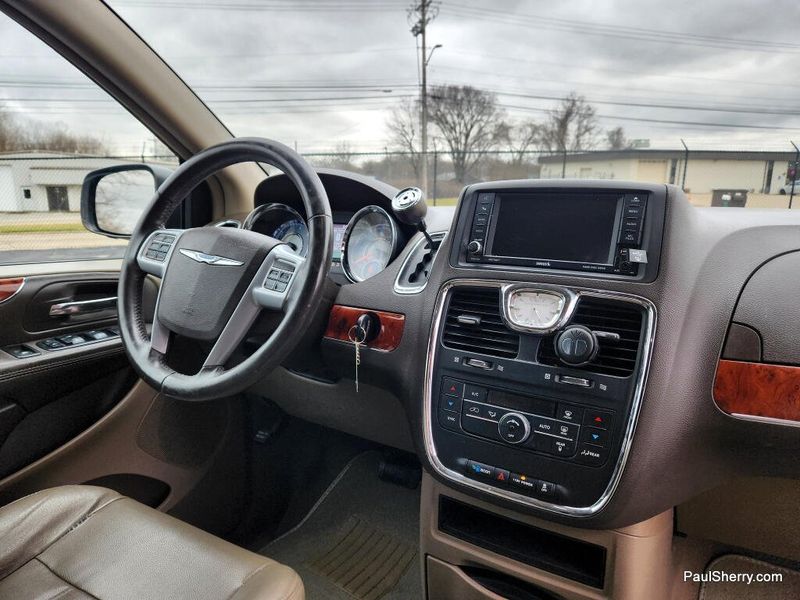 Used 2014 Chrysler Town & Country Touring