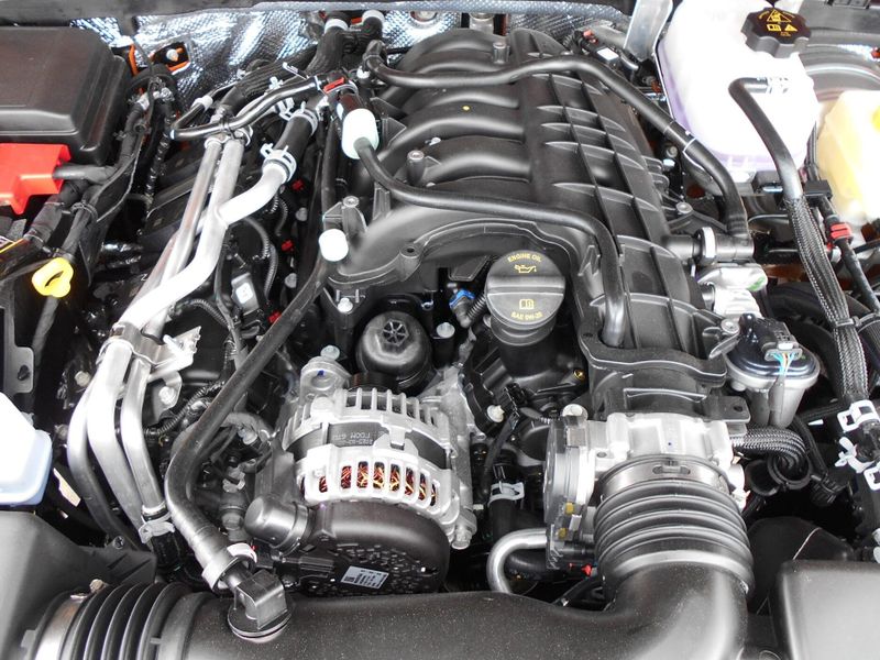2025 Jeep Wrangler 4-door SaharaImage 5