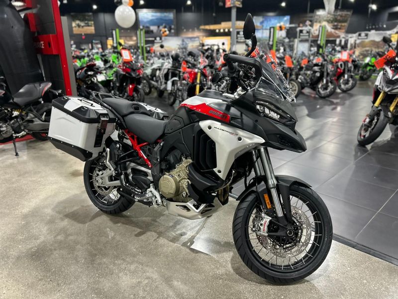 New 2025 Ducati MULTISTRADA V4 RALLY TRAVEL & RADAR SPOKED WHEELS Image 4