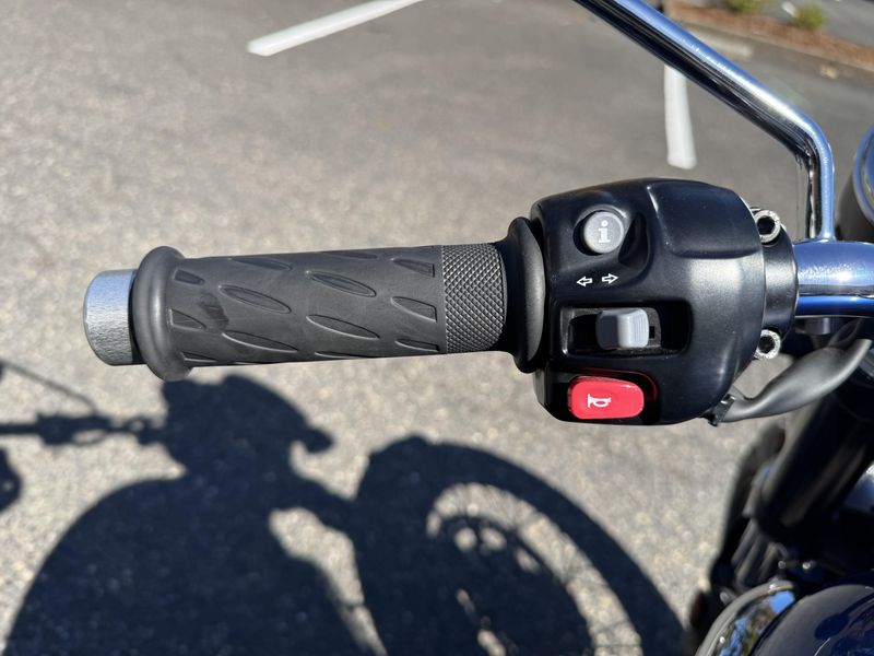 2022 Triumph Bonneville T100 - BLUE 