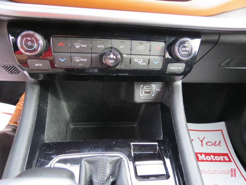 Used 2024 Jeep Compass Limited 4x4 4dr SUVImage 14