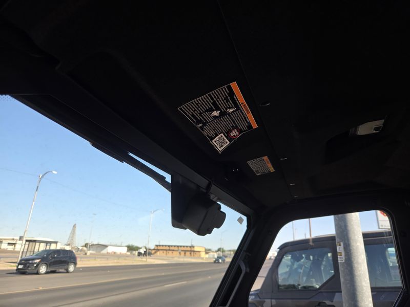 NEW 2027 POLARIS RANGER CREW XP 1000 CAB Image 15