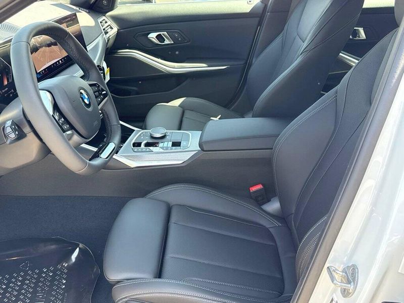 New 2026 BMW 3 Series 330i xDriveImage 17