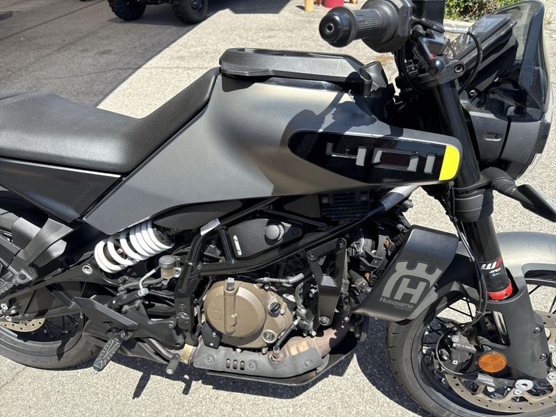 Used 2024 Husqvarna SVARTPILEN 401 Image 14