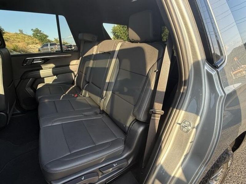 2025 Chevrolet Tahoe Z71 photo 14
