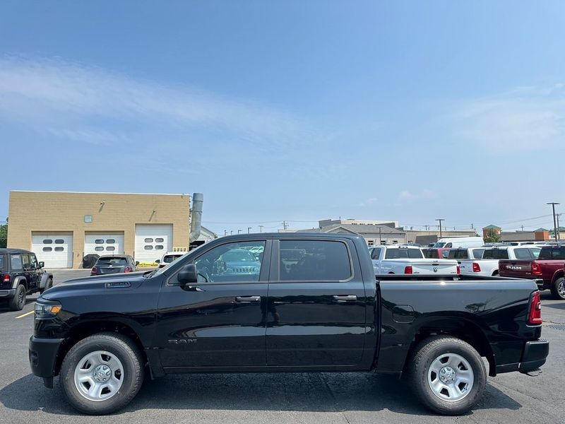 2025 RAM 1500 Tradesman Crew Cab 4x4 5