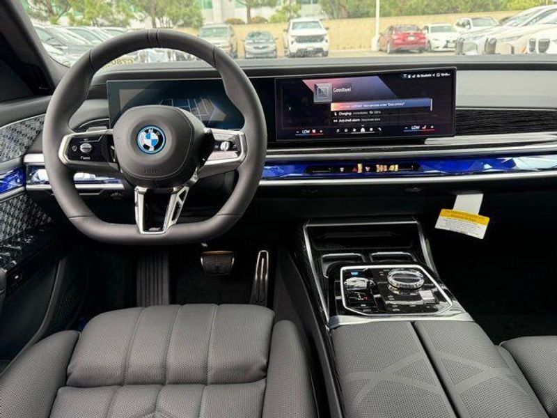 New 2026 BMW i7 xDrive60Image 24