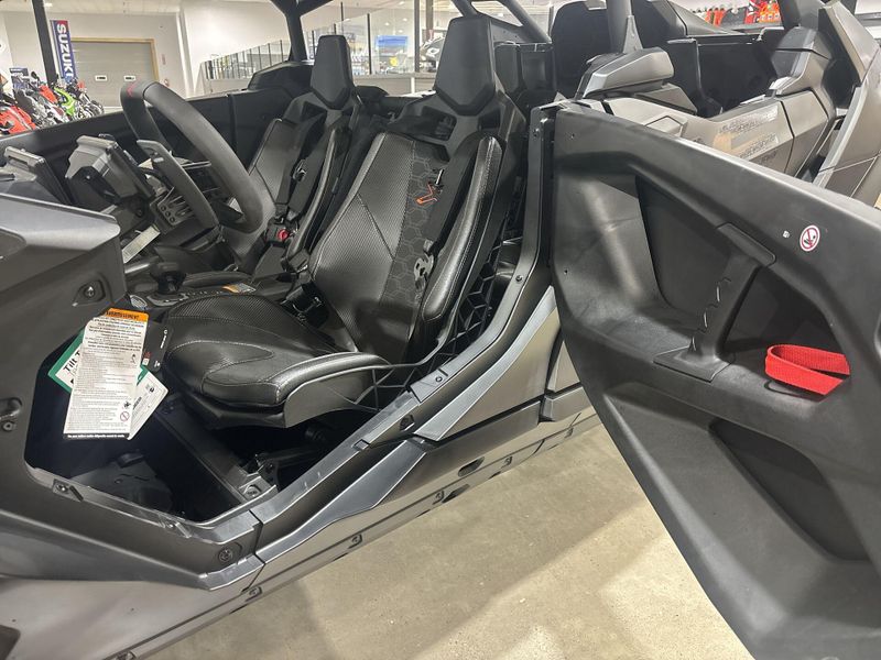 New 2026 Can-Am MAVERICK R MAX X RS 999T DCT Image 21