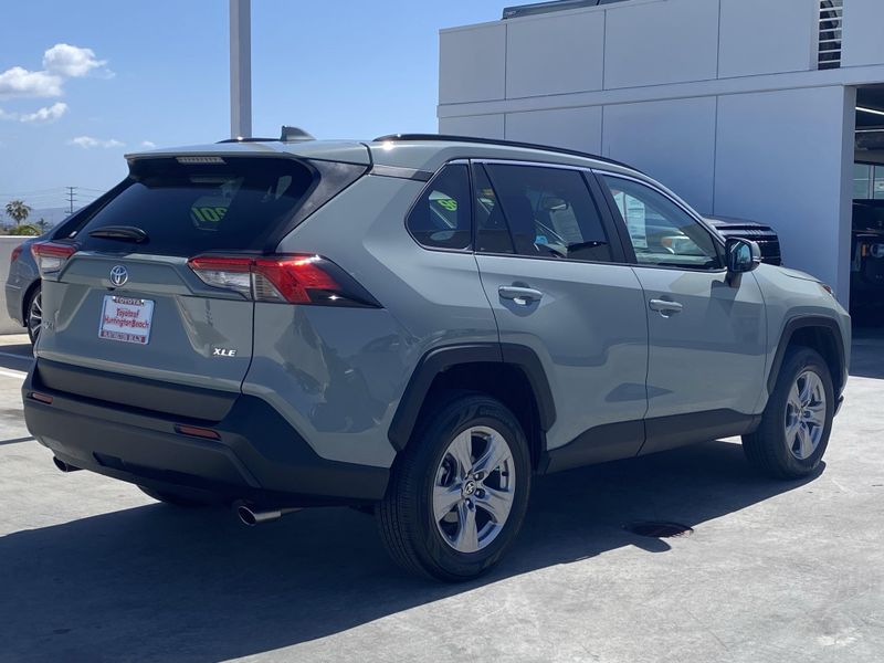 2023 Toyota RAV4 XLEImage 4