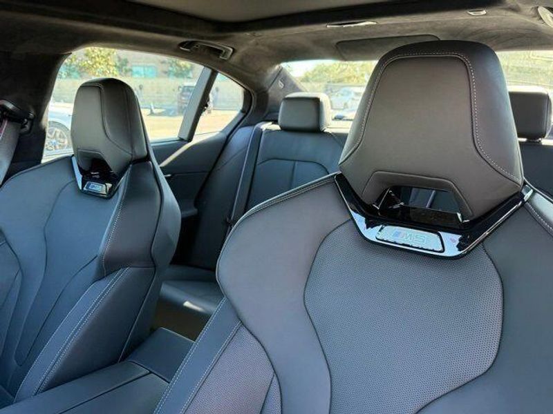 New 2026 BMW M5 BaseImage 17