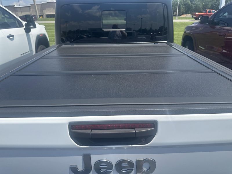 2020 Jeep Gladiator OverlandImage 12