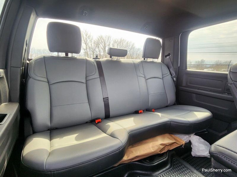 2024 RAM 5500 Tradesman Chassis Crew Cab 4x4 84