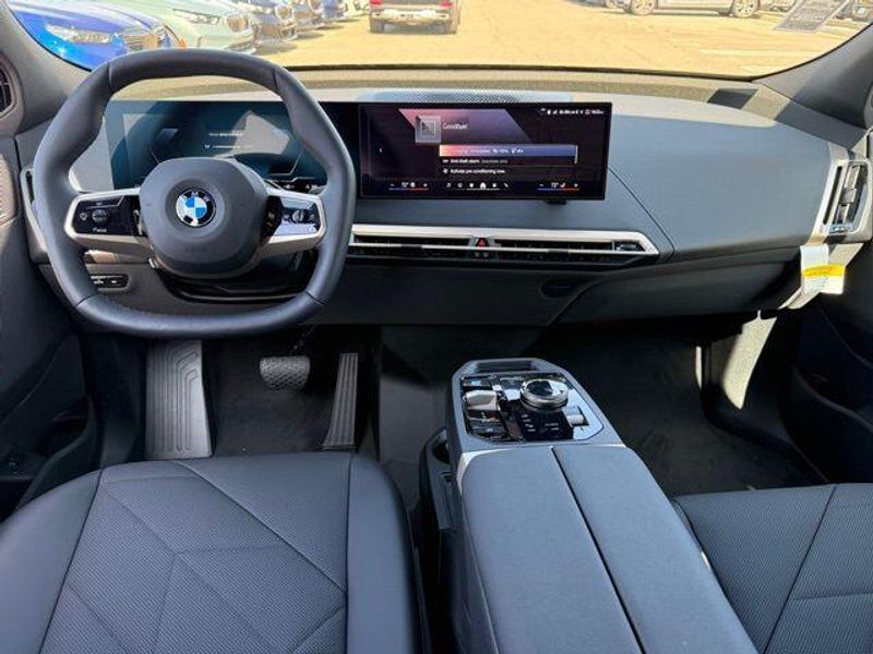 New 2026 BMW iX xDrive45Image 24
