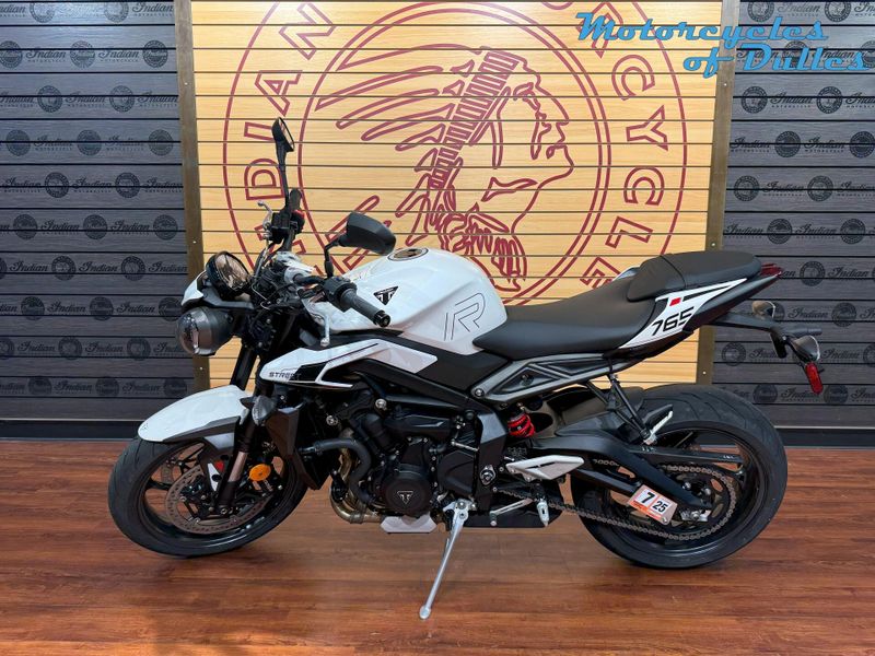 2025 Triumph Street Triple 765 R Image 5