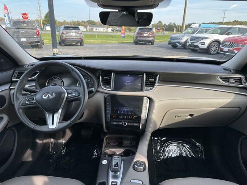 2023 INFINITI QX50 LuxeImage 12