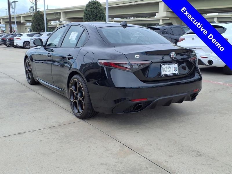 New 2025 Alfa Romeo Giulia Intensa RwdImage 9
