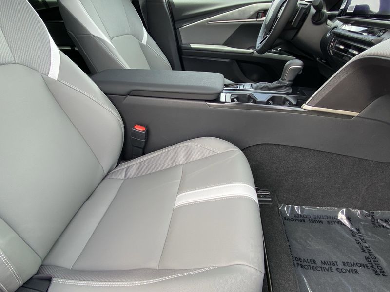 2025 Toyota Camry Image 10